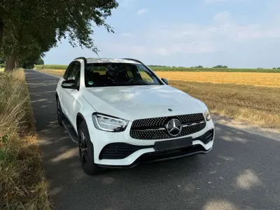 Gebraucht Mercedes GLC200 AMG line Plus 197 PS (144 kW) 2022 Weiß SUV