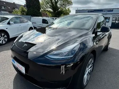 Gebraucht Tesla Model Y RWD 255 kW (347 PS) 2023 Solid SUV
