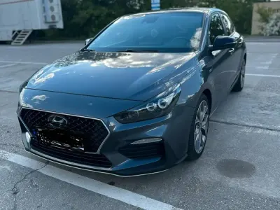 Gebraucht Hyundai i30 140 PS (102 kW) 2019 Grau Limousine