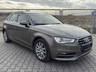 Grau Gebraucht 2014 Audi A3 Ambiente Limousine | 10.800 € (Fairer Preis)