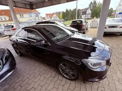 Gebraucht Mercedes CLA180 Urban 122 PS (89 kW) 2015 Schwarz Coupé