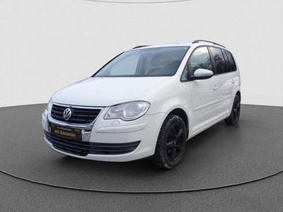 Weiß Gebraucht 2010 VW Touran Trendline Van / Kleinbus | 6.290 € (Fairer Preis)