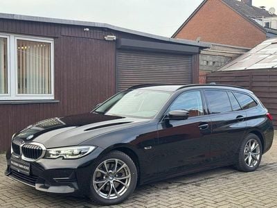 Schwarz Gebraucht 2021 BMW 320e Sport Line Limousine | 19.900 € (Fairer Preis)