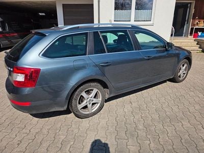 Gebraucht Skoda Octavia Ambition 150 PS (110 kW) 2016 Grau Kleinwagen