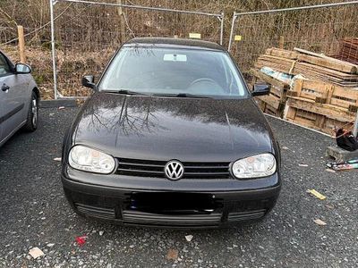 Schwarz Gebraucht 2002 VW Golf Limousine | 4.000 € (Teuer)