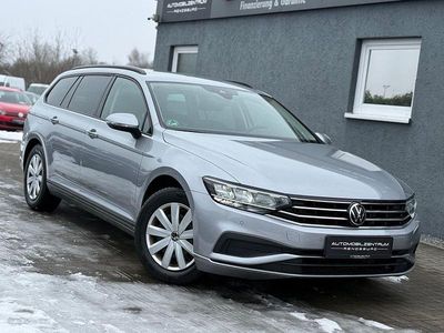 Gebraucht VW Passat Basis 150 PS (110 kW) 2022 Silber Kombi