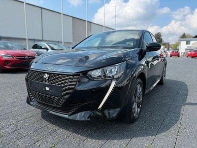 Second-hand Peugeot 208 Allure 100 kW (136 CP) 2023 Negru Hatchback