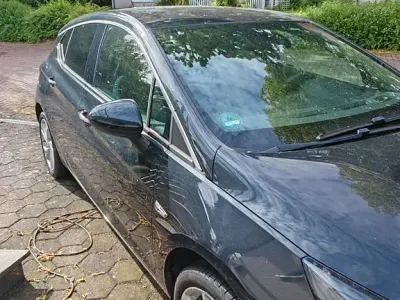 Gebraucht Opel Astra Edition 125 PS (91 kW) 2016 Schwarz Limousine