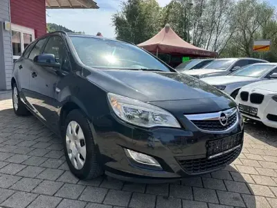 Gebraucht Opel Astra Selection 120 PS (88 kW) 2012 Schwarz Kombi
