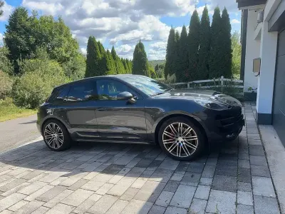 Gebraucht Porsche Macan Turbo 400 PS (294 kW) 2016 Grau SUV