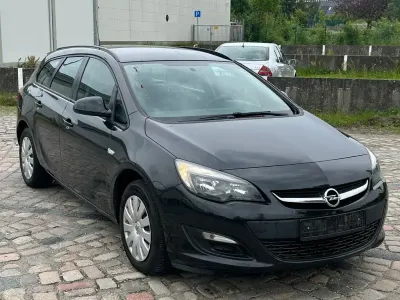 Gebraucht Opel Astra Selection 101 PS (74 kW) 2014 Schwarz Kombi