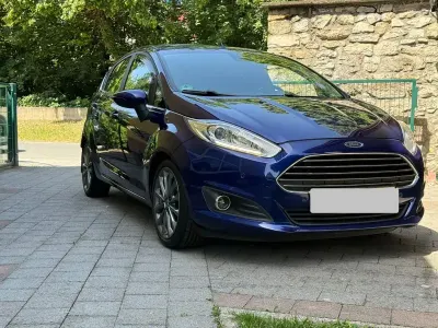 Gebraucht Ford Fiesta Titanium 101 PS (74 kW) 2013 Blau Kleinwagen