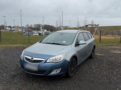 Gebraucht Opel Astra 116 PS (85 kW) 2011 Grau Limousine