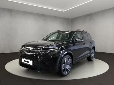 Neu VW Tiguan R-line 150 PS (110 kW) 2025 Grenadillschwarz metallic SUV
