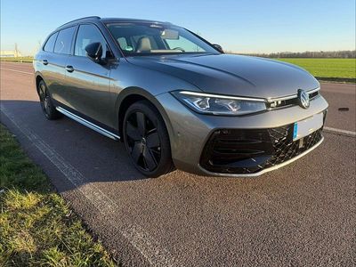 Grau Gebraucht 2025 VW Passat R-line Kombi | 48.990 € (Fairer Preis)