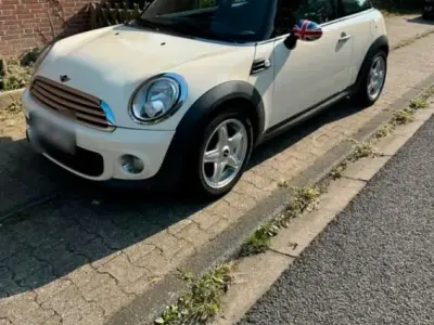 Gebraucht Mini Cooper 98 PS (72 kW) 2011 Weiß Kleinwagen