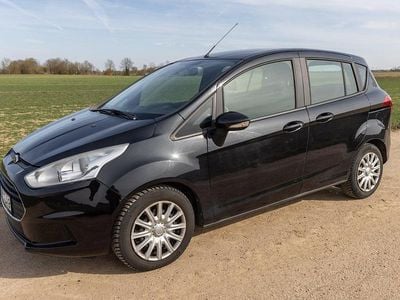 Second-hand Ford B-MAX Trend 101 CP (74 kW) 2015 Negru Monovolum