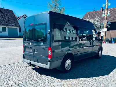 Begagnad Ford Tourneo 140 HK (102 kW) 2011 Silver Minibuss