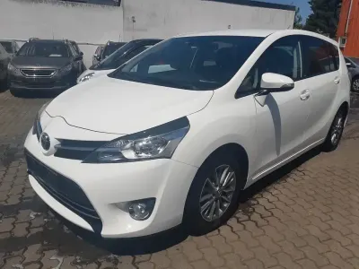 Gebraucht Toyota Verso Edition-S 111 PS (81 kW) 2016 Weiß Van / Kleinbus