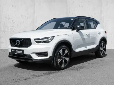 Gebraucht Volvo XC40 R-Design 129 PS (94 kW) 2022 Crystal white / metallic SUV