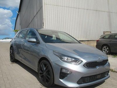 Gebraucht Kia Ceed Spirit 136 PS (100 kW) 2018 Silber Kleinwagen