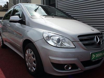 Gebraucht Mercedes B160 95 PS (69 kW) 2011 Silber Van / Kleinbus