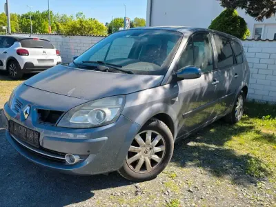 Usata Renault Scénic II 150 CV (110 kW) 2008 Argento Monovolume