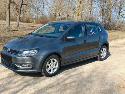Used VW Polo Life 90 HP (66 kW) 2015 Grey Sedan