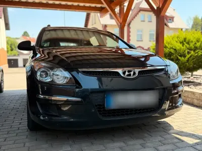Gebraucht Hyundai i30 90 PS (66 kW) 2010 Schwarz Kombi