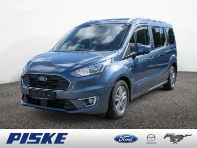 Gebraucht Ford Tourneo Titanium 120 PS (88 kW) 2022 Chroma blau Van / Kleinbus