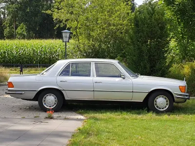 Gebraucht Mercedes 280 156 PS (114 kW) 1976 Silber Limousine