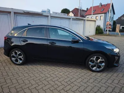Gebraucht Kia Ceed Platinum Edition 140 PS (102 kW) 2018 Schwarz Kleinwagen