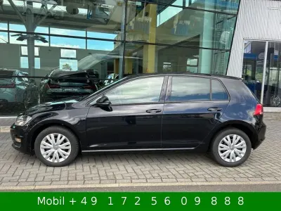 Gebraucht VW Golf VII LOUNGE 110 PS (80 kW) 2016 Schwarz Limousine