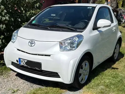 Gebraucht Toyota iQ 68 PS (50 kW) 2009 Weiß Kleinwagen