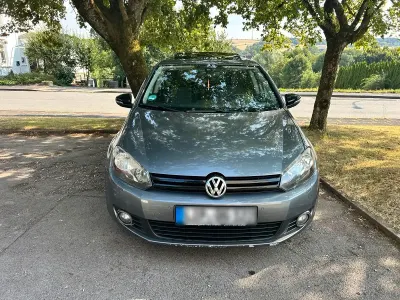 Gebraucht VW Golf VI Highline 105 PS (77 kW) 2011 Grau Limousine