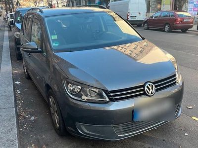 Grau Gebraucht 2010 VW Touran Van / Kleinbus | 4.500 € (Teuer)