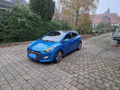 Gebraucht Hyundai i30 Passion 110 PS (80 kW) 2017 Blau Limousine