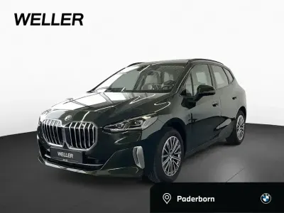 Gebraucht BMW 223 Active Tourer Luxury Line 211 PS (155 kW) 2025 Sanremo green metallic (grün) Van / Kleinbus