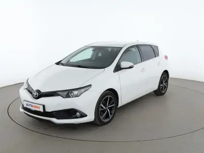 Gebraucht Toyota Auris Team 116 PS (85 kW) 2019 Weiß Kleinwagen