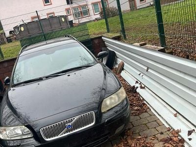Schwarz Gebraucht 2004 Volvo V70 Kombi | 850 €