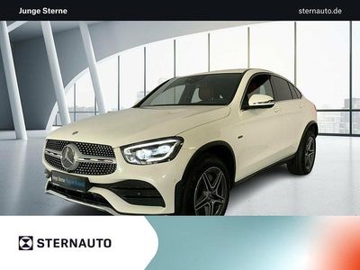 Gebraucht Mercedes GLC300e AMG line 320 PS (235 kW) 2020 Designo diamantweiß bright Coupé