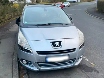 Gebraucht Peugeot 5008 150 PS (110 kW) 2012 Silber Van / Kleinbus