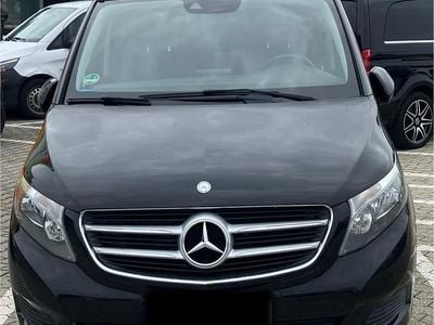 Mercedes V220