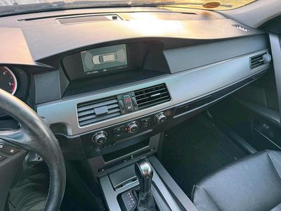 Gebraucht BMW 525 177 PS (130 kW) 2005 Grau Kombi
