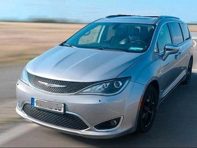 Gebraucht Chrysler Pacifica Limited 291 PS (214 kW) 2018 Silber Van / Kleinbus