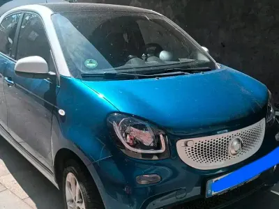 Używany Smart ForFour 70 KM (51 kW) 2016 Niebieski Hatchback