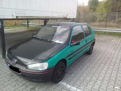 Grün Gebraucht 1996 Peugeot 106 Kleinwagen | 1.200 €