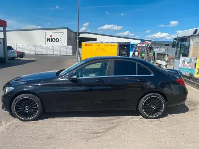 Gebraucht Mercedes C220 170 PS (125 kW) 2014 Schwarz Limousine