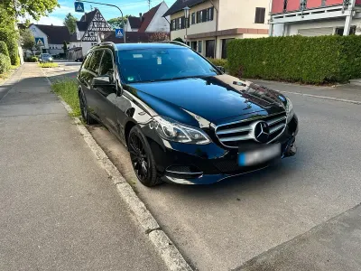 Gebraucht Mercedes E220 170 PS (125 kW) 2013 Schwarz Kombi