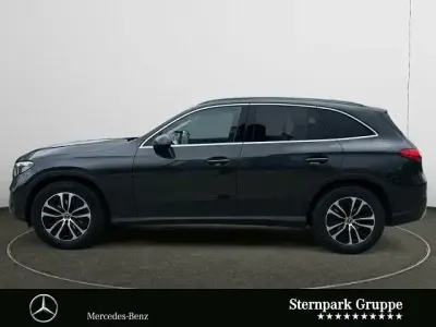 Używany Mercedes GLC200 Avantgarde 204 KM (150 kW) 2025 Szary SUV